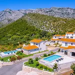 Mirage With Private Heated Pool Βίλα *