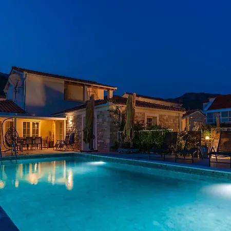 Mirage With Private Heated Pool Βίλα *