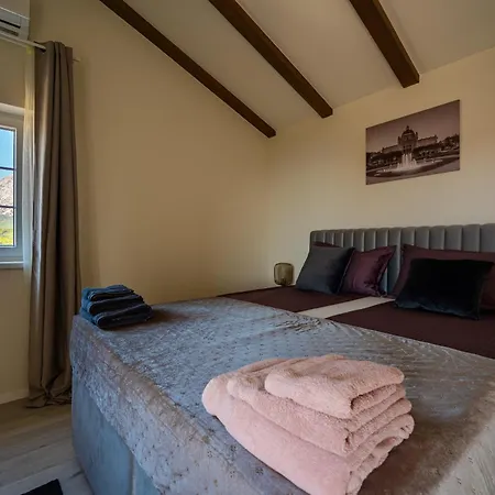 Villa Mirage With Private Heated Pool *