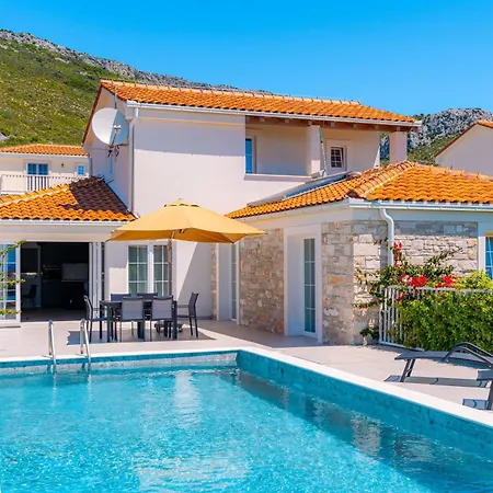 Mirage With Private Heated Pool Villa