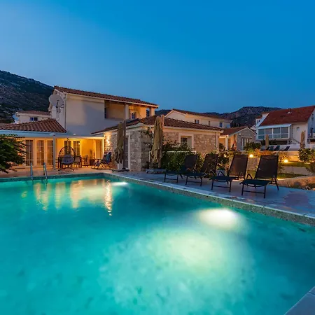 Mirage With Private Heated Pool Villa