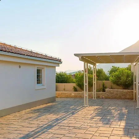 Villa Mirage With Private Heated Pool