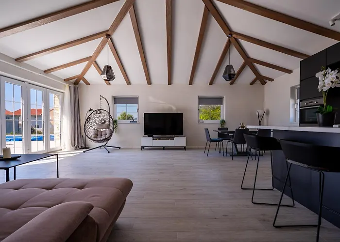 Mirage With Private Heated Pool