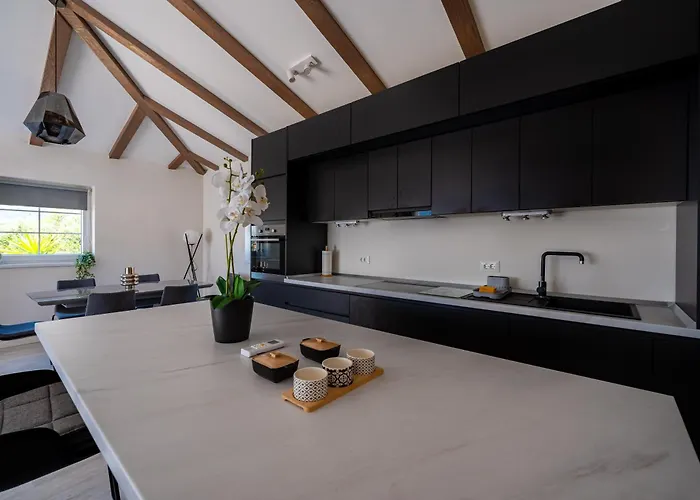 Mirage With Private Heated Pool 빌라 오레비츠