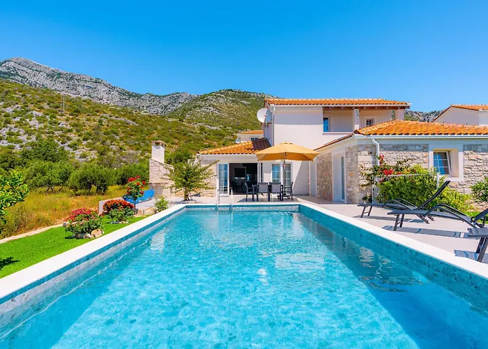 Villa Mirage With Private Heated Pool