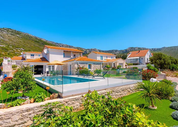 Villa Mirage With Private Heated Pool
